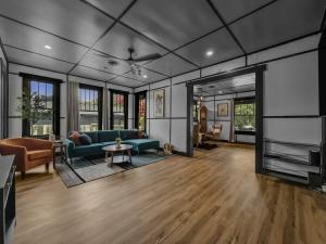 4 min to AT&T & Rangers Stadium, Close to Airport, Sauna, Gym, Pool Table