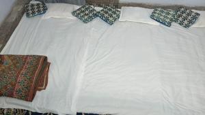 Nigam House - Dormitory in Floor Near Kareli Bank of Baroda