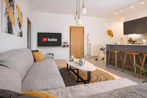 Singer Suite Kalamata , Close to Center & Easy Street Parking