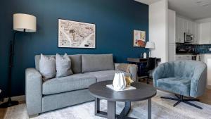 Landing Amazing 1BD Courtyard Yoga Studio