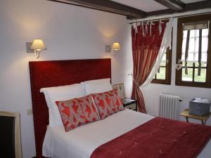 Hotels Le Chapeau Rouge : photos des chambres