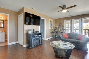 Walk to Shore! Quiet Escape in North Myrtle Beach