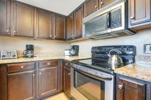 Walk to Shore! Quiet Escape in North Myrtle Beach