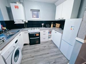 Amazing Spacious 3BDR Home Near LFC Stadium