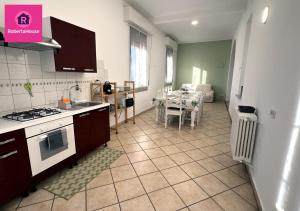 Roberta House Il Tuo Rifugio per Concerti, Eventi e Fiere