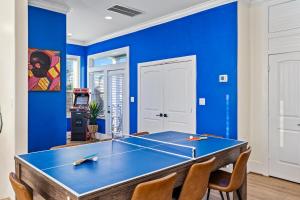 Luxury Rooftop Escape with Mini Golf & Movie Nights