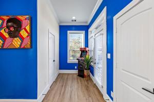 Luxury Rooftop Escape with Mini Golf & Movie Nights