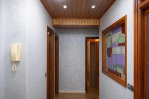 Cozy Wooden Apartment with Balcony & Good View