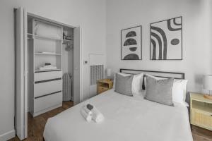 Boulevard Stays Studio Retreat Pool Gym & Parking Included 1