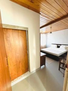 Harmony Guest House & Top Secret Beach