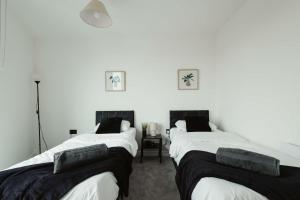 Spacious Three Bedroom Apartment by Leeds Station