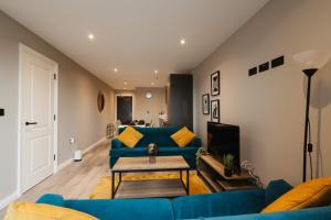 Spacious Three Bedroom Apartment by Leeds Station