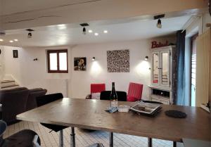 Maison avec cour, proche centre et gare