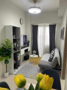 Condo Transient by Eugenio Tan