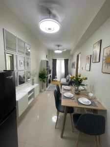 Condo Transient by Eugenio Tan