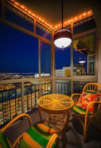 Vintage seaview apartment