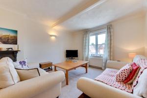 3 Bed in Woodbridge oc-tst