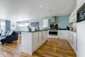 6 Bed in Winnards Perch oc-t29966