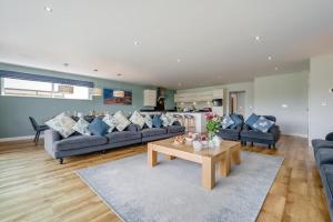 6 Bed in Winnards Perch oc-t29966