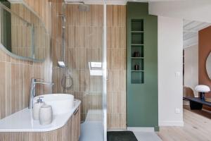 Saint Placide VI Suite