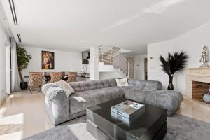 Luxury seaview apartment in Marbella located in a secure gated community with swimming pool and large terrace Perfect for families visiting Marbella and Puerto Banús