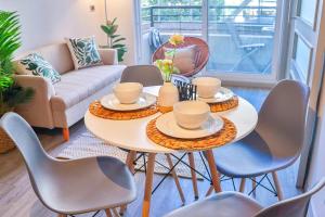 HOM I Wifi AireA Piscina Metro SantaIsabel Parking