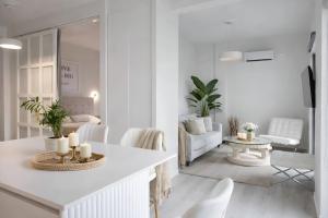 Brand New Spotless 1BR 5 Min Walk to Center Garden Balcony eHomes Greece