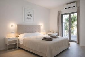 A Homes Greece - Modern Kalamata Apartment Bright & Spotless with Garden Balcony, Near City