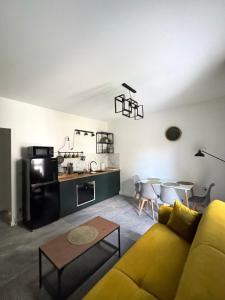 Apartamenty Szmaragdowy i Perłowy- Dworska 27A