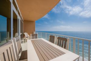 Phoenix Gulf Towers 2206