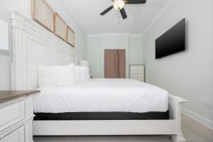 Phoenix Gulf Towers 2206