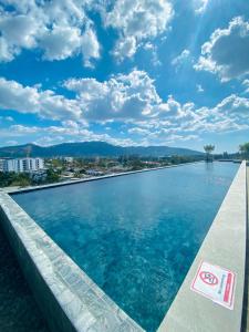 Laguna Skypark Celeste Bangtao, Infinity Pool