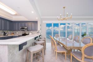 Phoenix Gulf Towers 2208