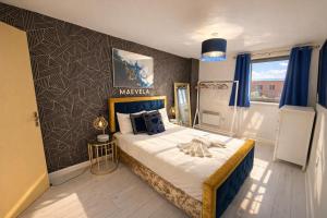 2 Bed Apt with Balcony next to Cube Birmingham, Mailbox - With Parking - SMART TVs, FREE WIFI