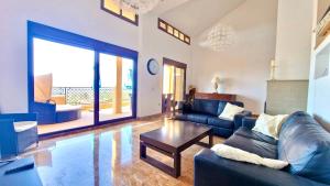 Luna-Villa de Riviera with Sea-View