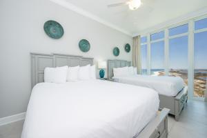 Phoenix Gulf Towers 2401