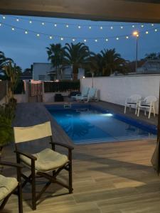 BENJAMAR-Piscina privada, aire acondicionado , pàrquing , a 100 metros de la playa