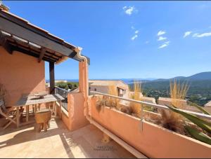 Lhorizon Bleu les Rochers Blancs Sea View