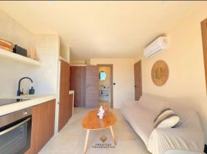 Lhorizon Bleu les Rochers Blancs Sea View