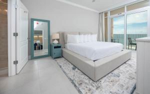 Phoenix Gulf Towers 2405