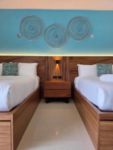 Mareazul Lovely Swim-up Family apartment and beach club