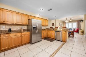 The Inn At Crystal Beach #110b