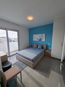 Luxury central 1BR with city view