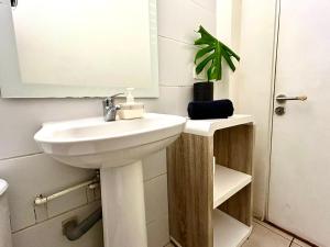 Habitación en casa compartida, LosDominicos - Parking