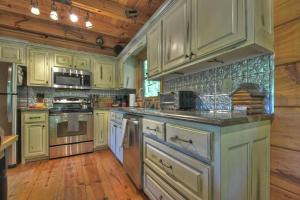 Mountainview Lake Retreat