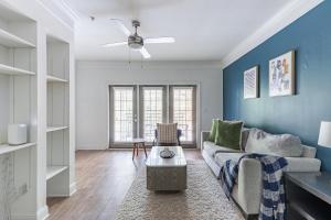 Landing Beautiful 1BD Gym Clubhouse