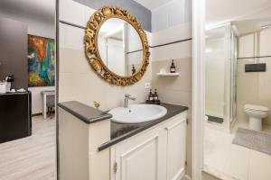 Art Gallery Spanish Steps