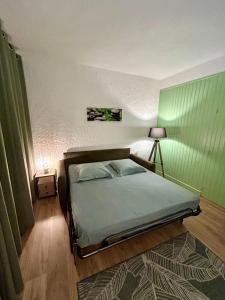 El Galion, piscine, plage, terrain tennis