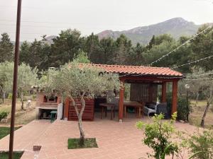 Noravilla con piscina fra mare e montagne