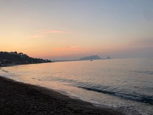 Noravilla con piscina fra mare e montagne